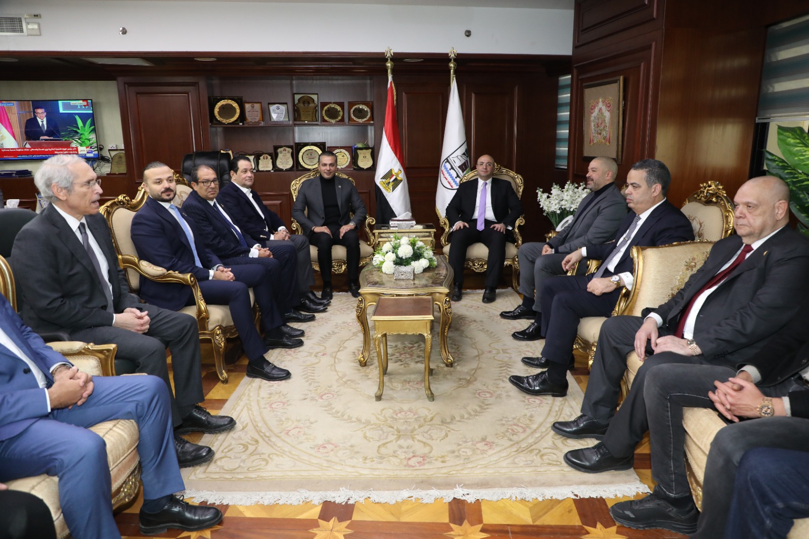 المحافظ يناقش مع مستقبل وطن التعاون في مجال المبادرات